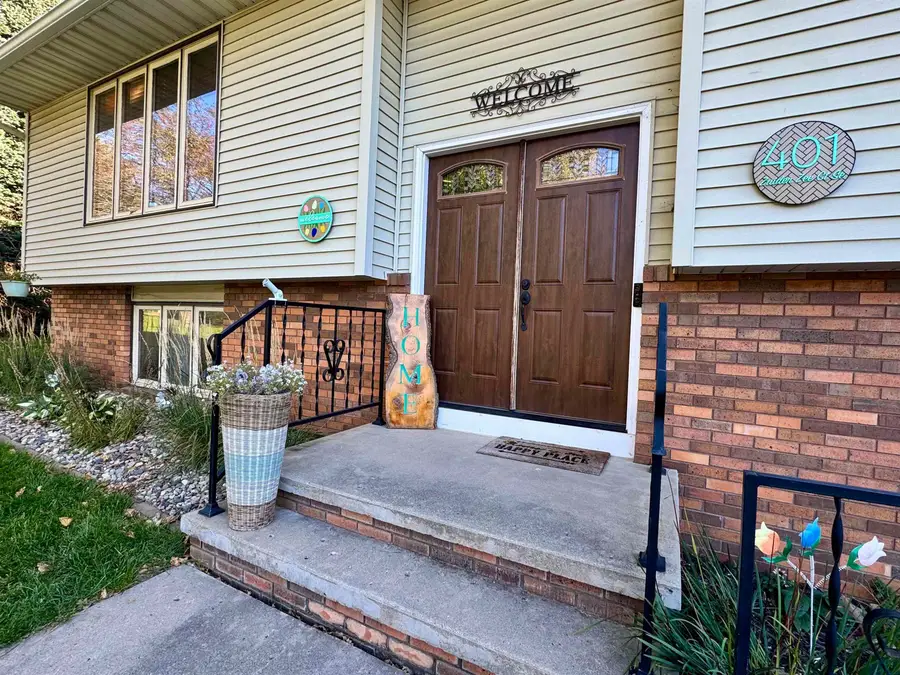 401 ZUIDER ZEE CT SE, Orange City, IA 51041 - #2