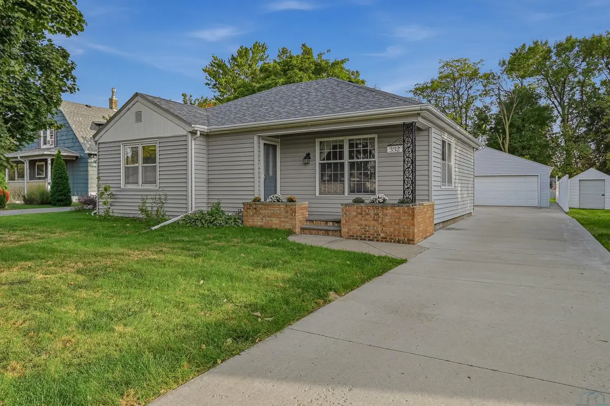 332 E 19TH ST, South Sioux City, NE 68776 - #1
