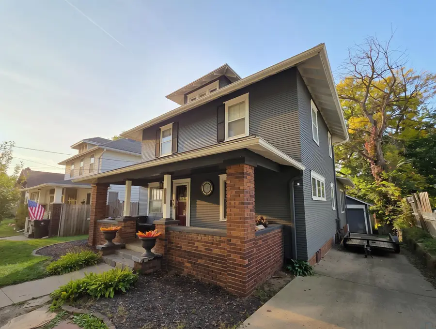 3229 JENNINGS ST, Sioux City, IA 51104 - #2