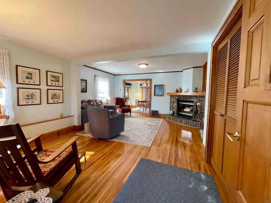 706 Early St, Storm Lake, IA 50588 - #3