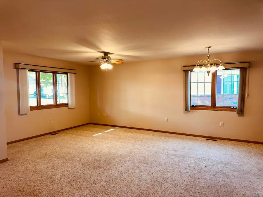 710 2nd Street Se #114, Orange City, IA 51041 - #3