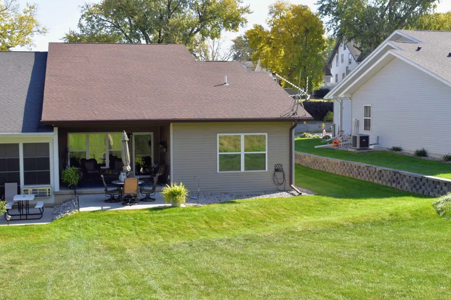 1711 S Saint Aubin St, Sioux City, IA 51106 - #3