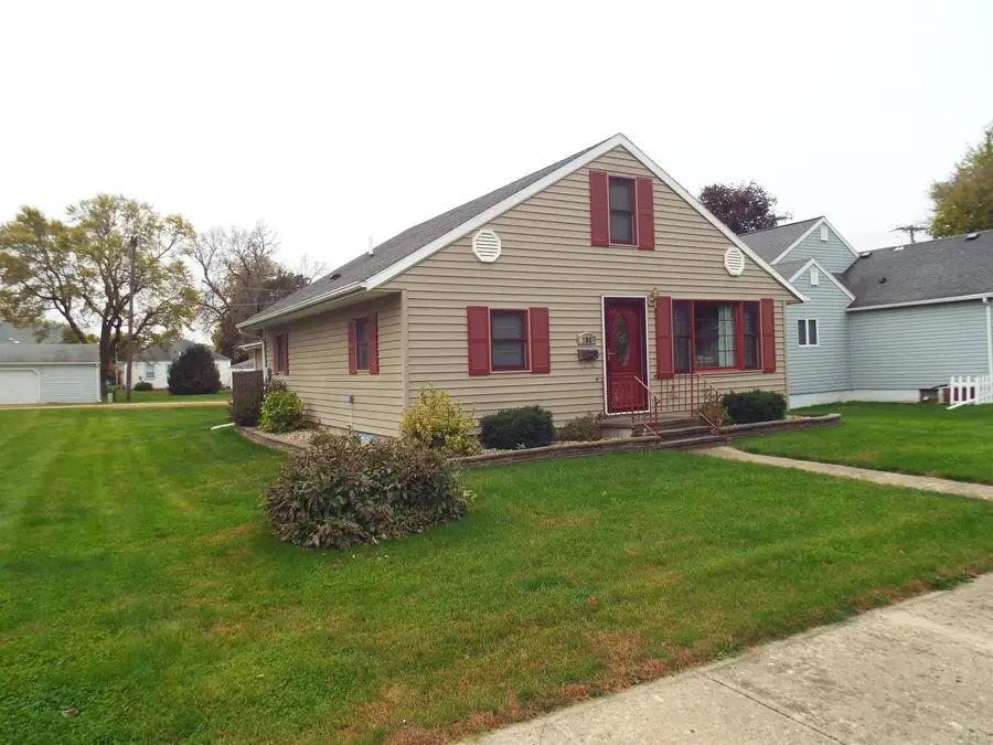 705 2nd Street, Sibley, IA 51249 - #2