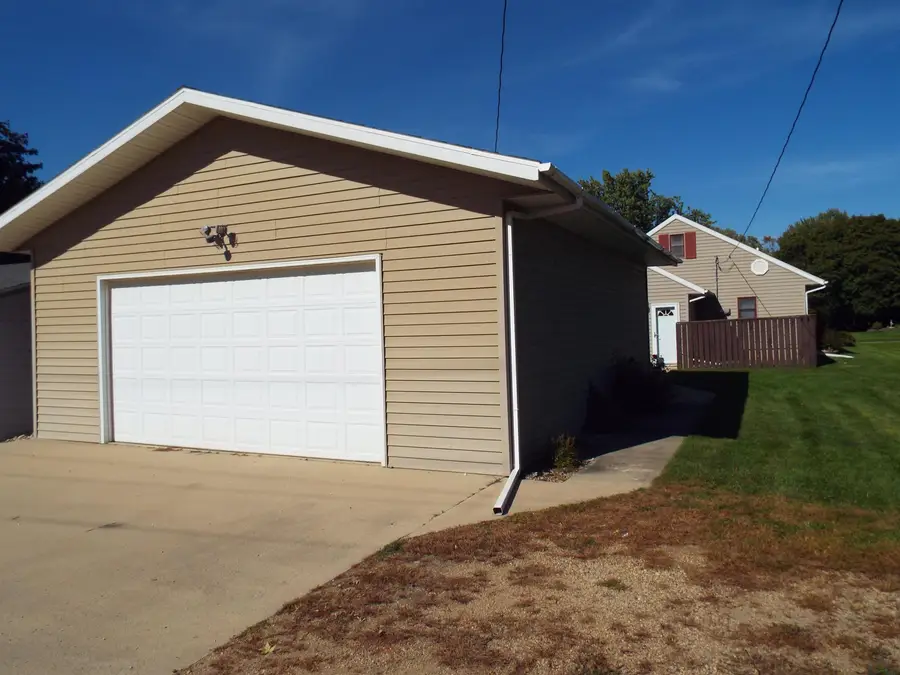 705 2nd Street, Sibley, IA 51249 - #3
