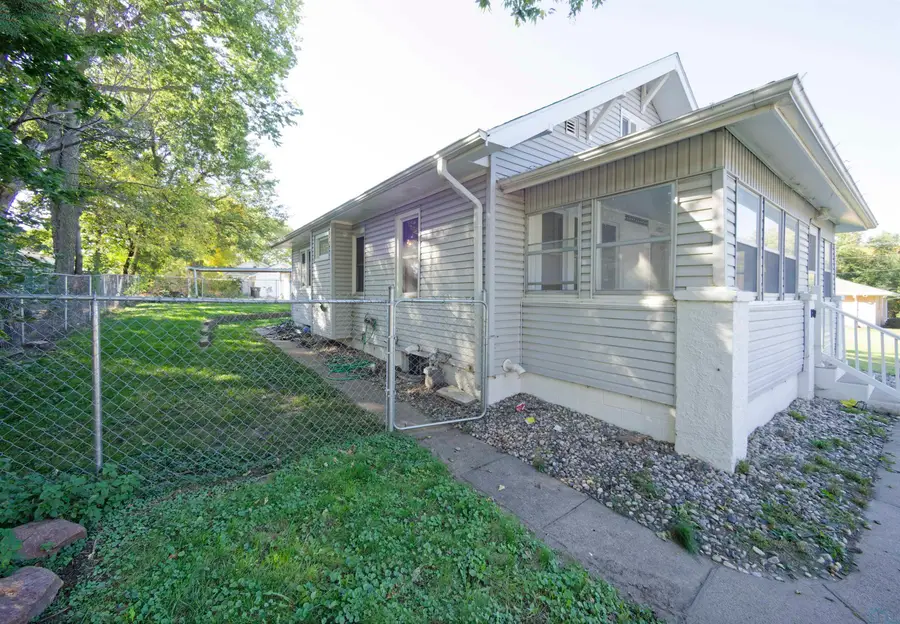 809 S CORNELIA ST, Sioux City, IA 51106 - #2