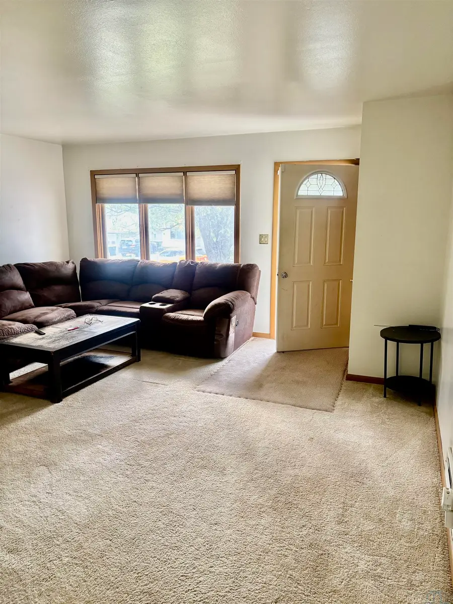 2820 S GLASS ST, Sioux City, IA 51106 - #3