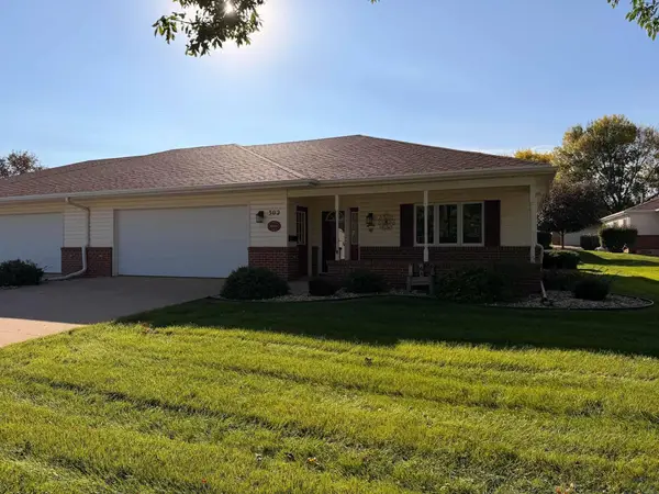 302 Juneau Ave SE, Orange City, IA 51041