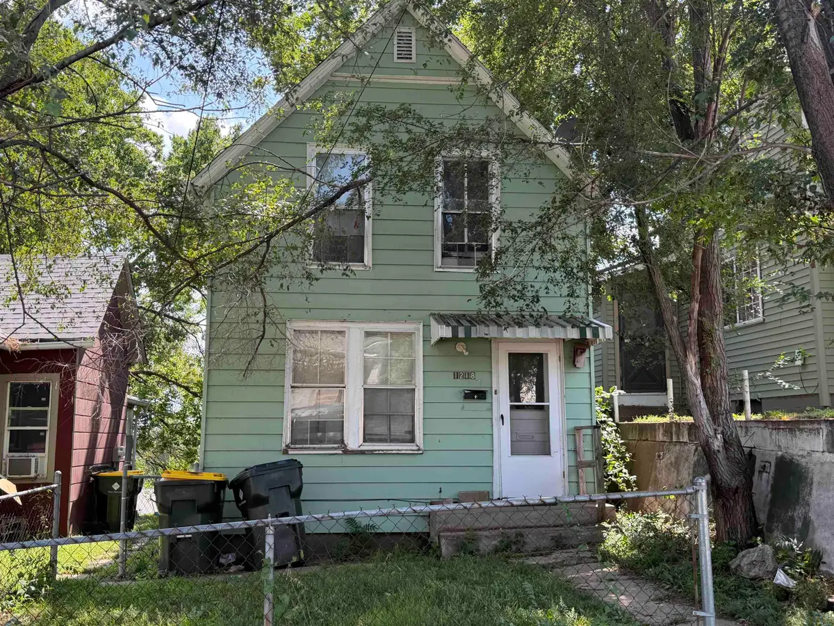 1218 W 2ND ST, Sioux City, IA 51103 - #1