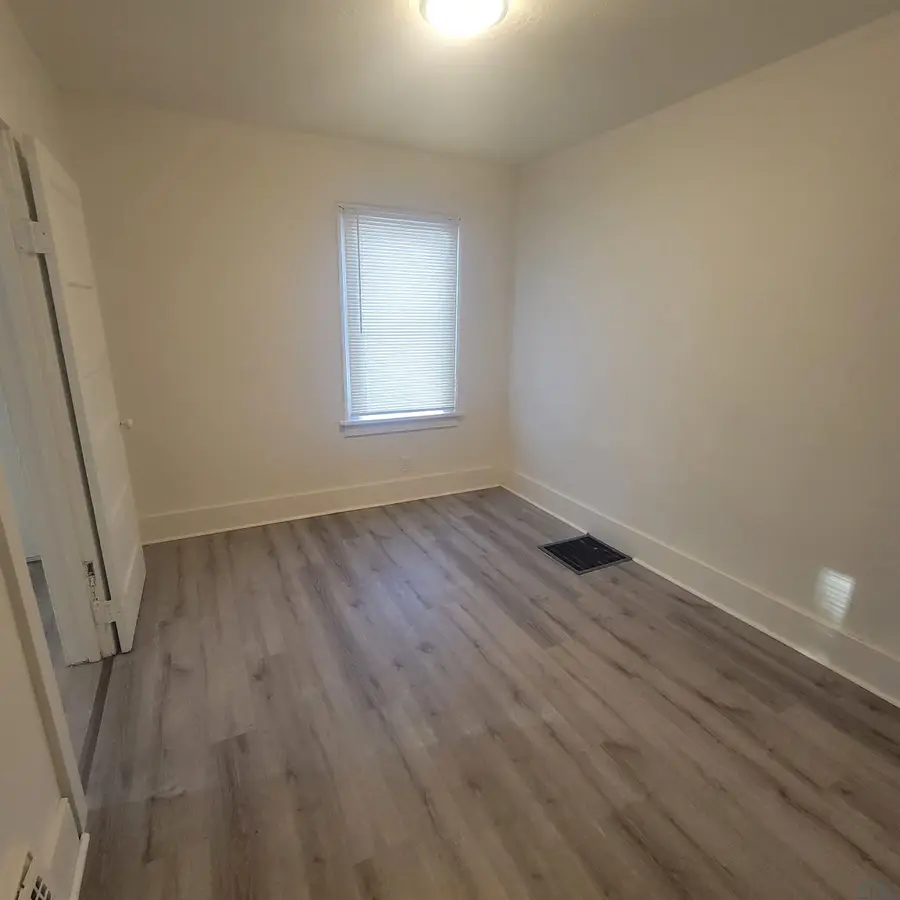 407 W 1ST ST, Sioux City, IA 51103 - #3