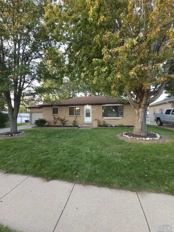 811 3RD ST SE, Le Mars, IA 51031