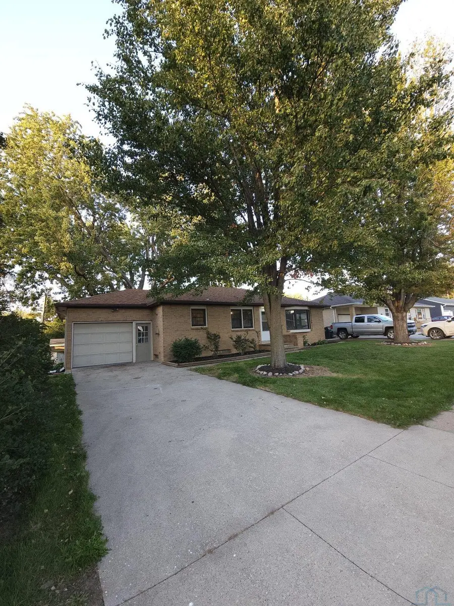 811 3RD ST SE, Le Mars, IA 51031 - #2
