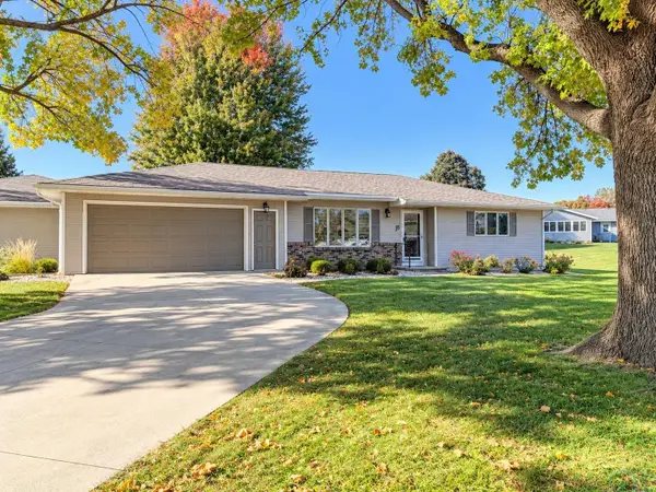 18 19th Street SE, Sioux Center, IA 51250