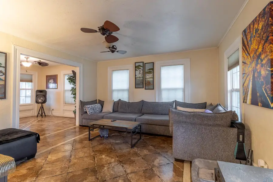 3914 Peters Ave, Sioux City, IA 51106 - #3