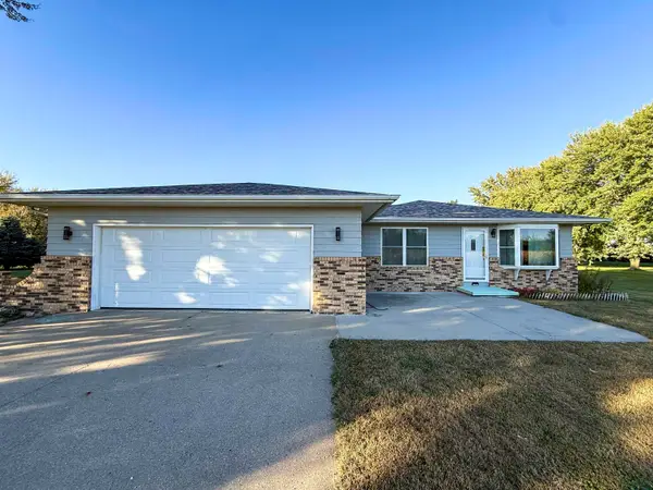 553 Sunrise Drive, South Sioux City, NE 68776