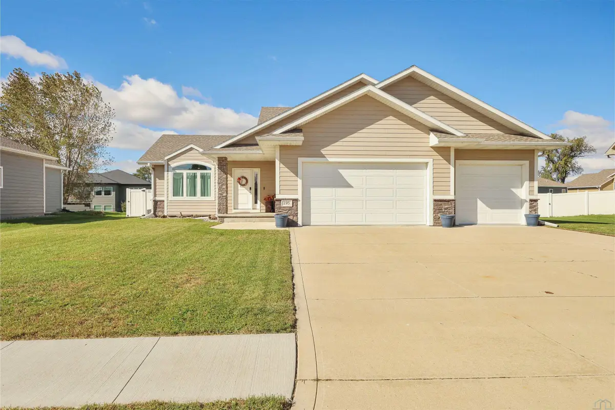 195 N Churchill Circle, North Sioux City, SD 57049 - #1