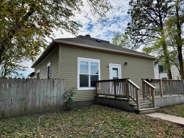 608 W Main St., Vermillion, SD 57069