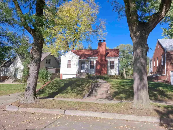 135 Stewart Ave, Sioux City, IA 51104