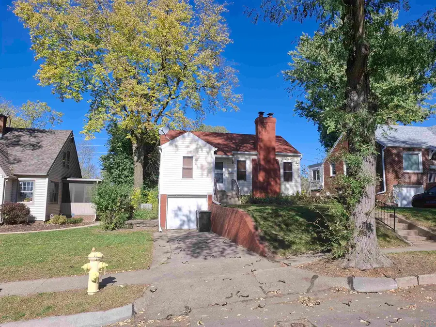 135 Stewart Ave, Sioux City, IA 51104 - #2