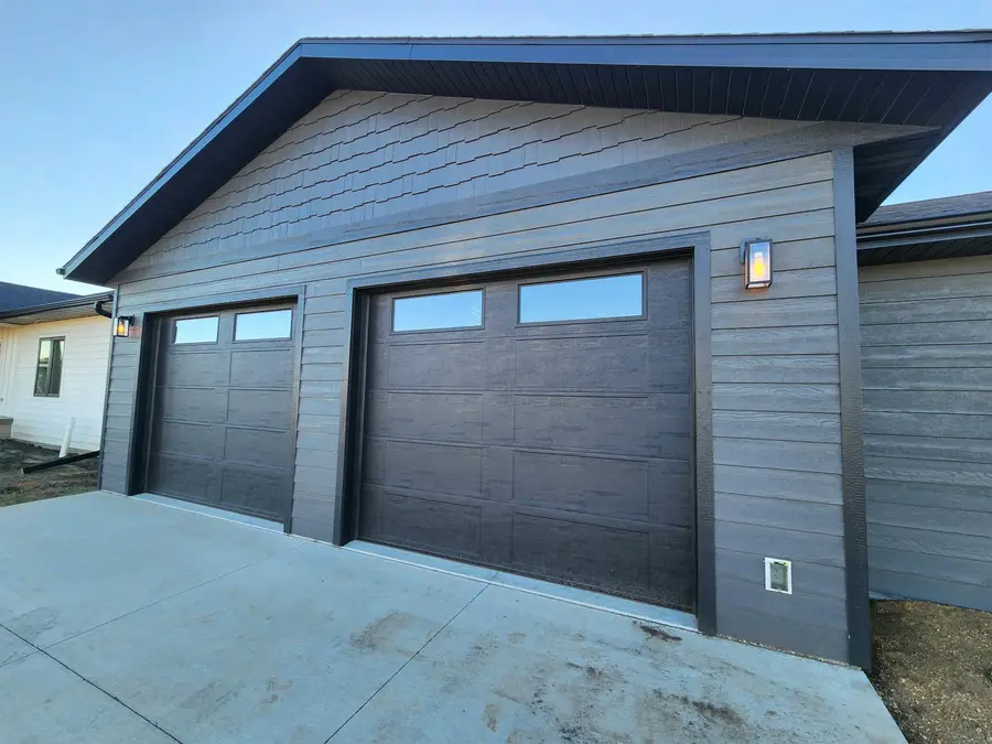 2103 Elm St., Hull, IA 51239 - #3