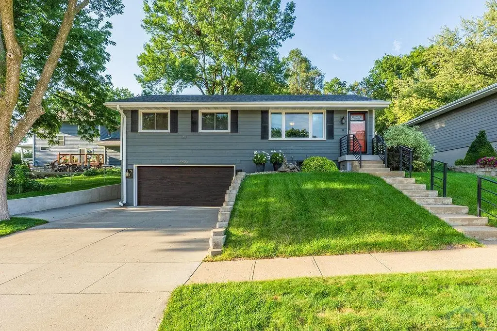 4405 Cherrywood Ln., Sioux City, IA 51106 - #1