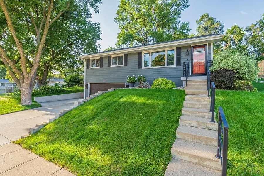4405 Cherrywood Ln., Sioux City, IA 51106 - #2