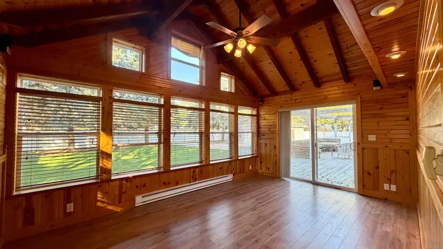 912 KELVIN RD, Storm Lake, IA 50588 - #2
