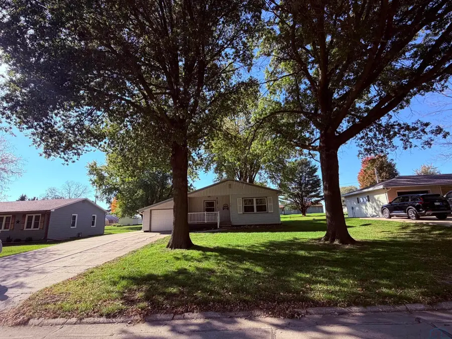 725 S Kiel Street, Holstein, IA 51025 - #2
