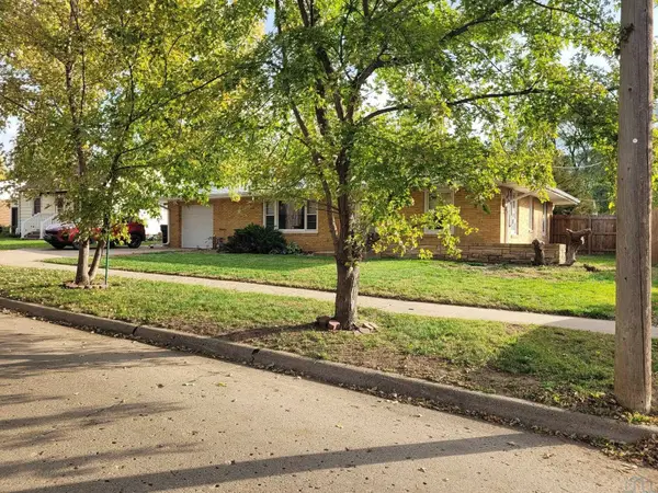 2714 S Lemon Street, Sioux City, IA 51106
