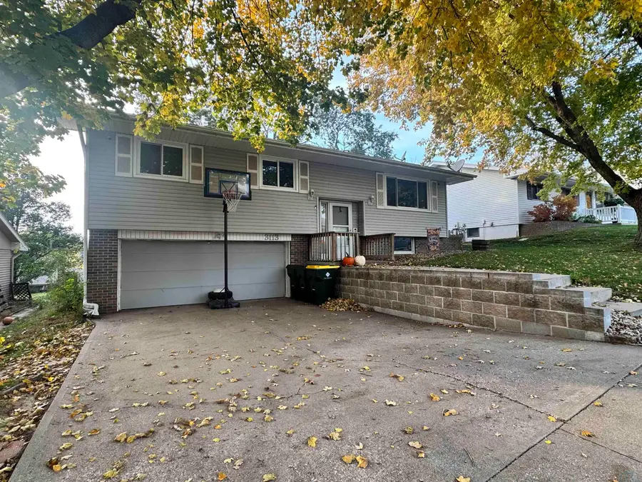3113 S Oleander St, Sioux City, IA 51106 - #2