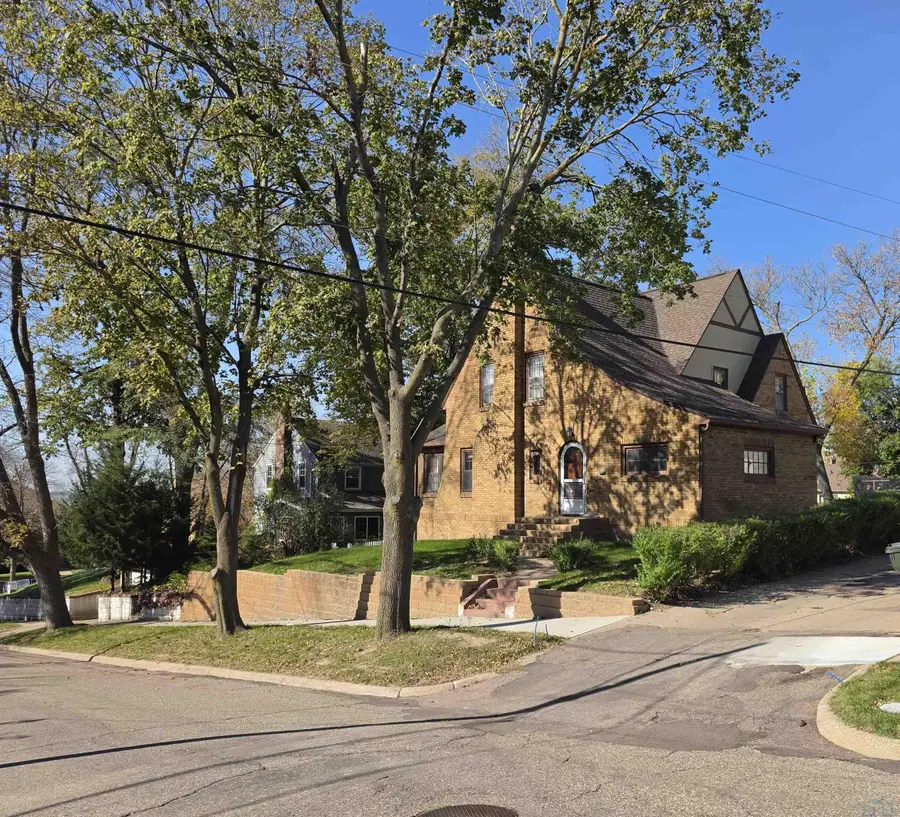511 31st Street, Sioux City, IA 51104 - #2