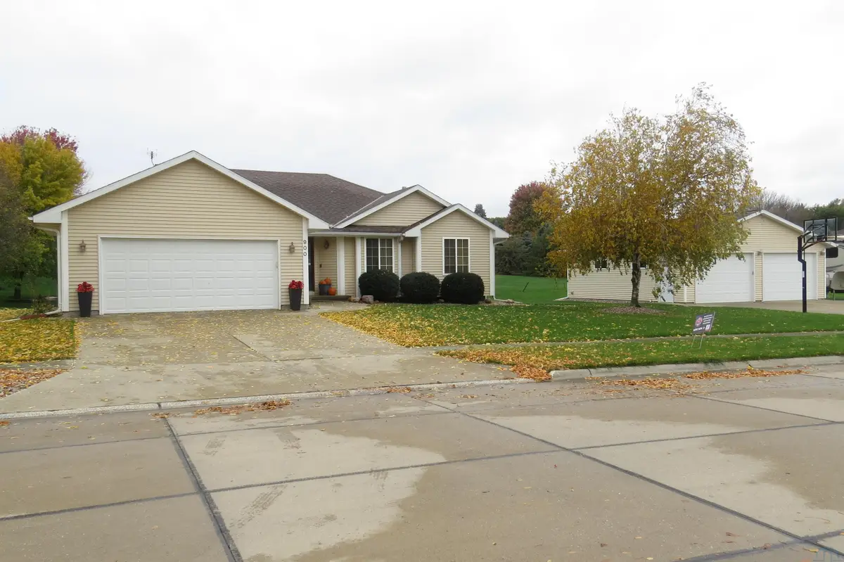 900 6th St. SE, Le Mars, IA 51031 - #1