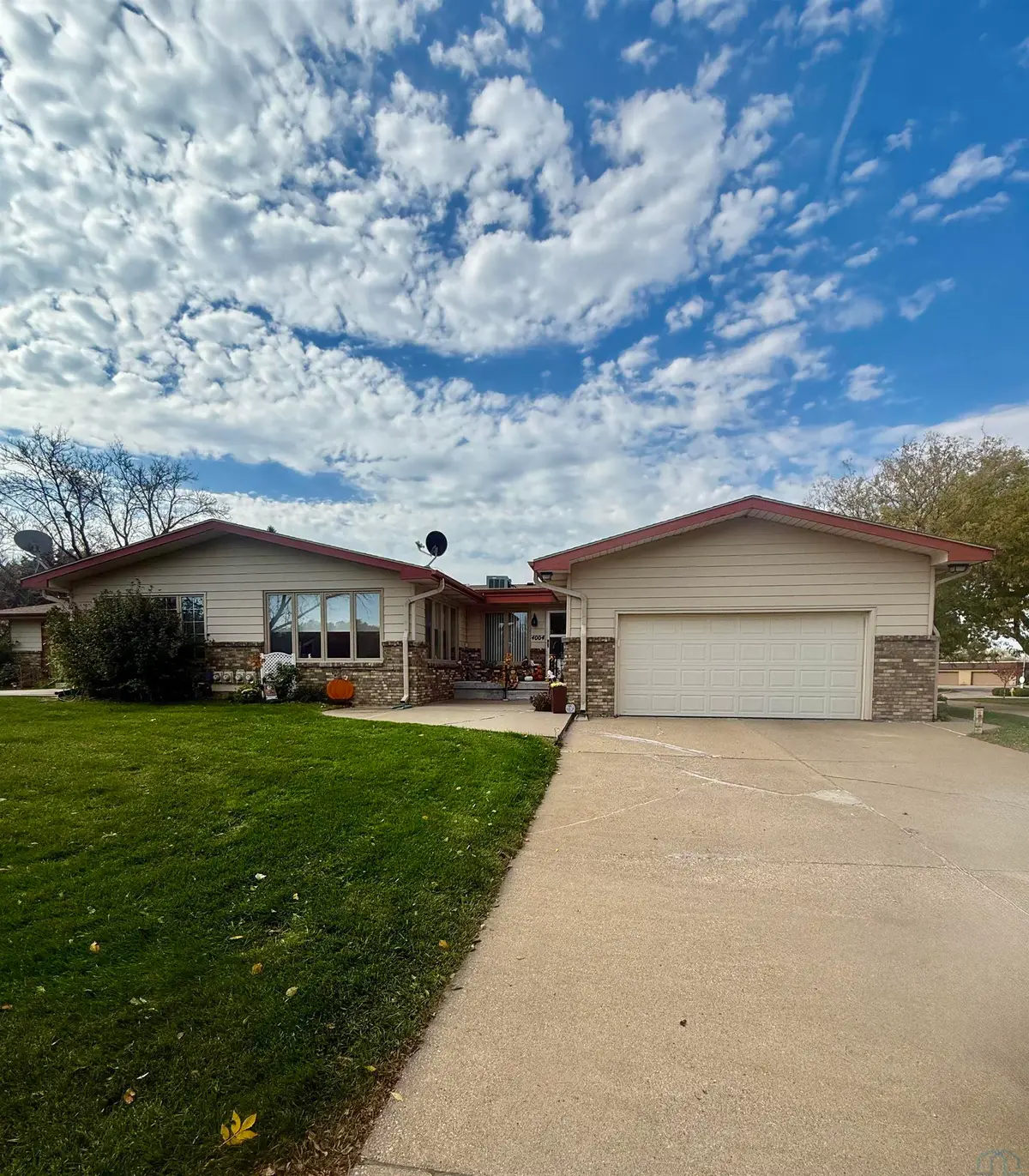 4004 Hiawatha W, Sioux City, IA 51104 - #1