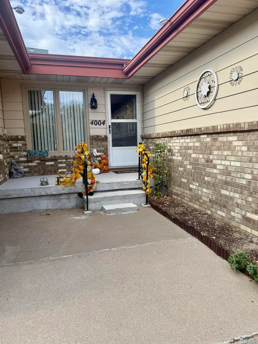 4004 Hiawatha W, Sioux City, IA 51104 - #3