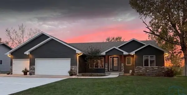 23 Muirfield Crt., Vermillion, SD 57069