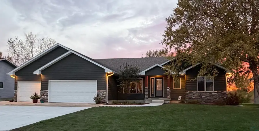 23 Muirfield Crt., Vermillion, SD 57069 - #2
