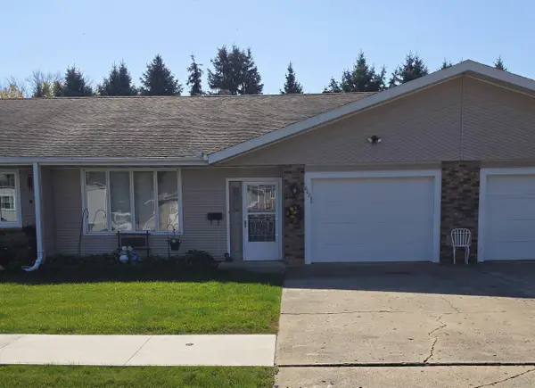 608 11th St, Sheldon, IA 51201