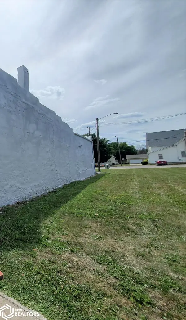 106 S Main Street, Lenox, IA 50851