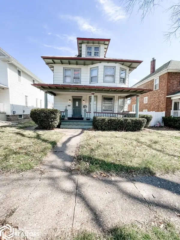 1104 S 5th Street, Burlington, IA 52601