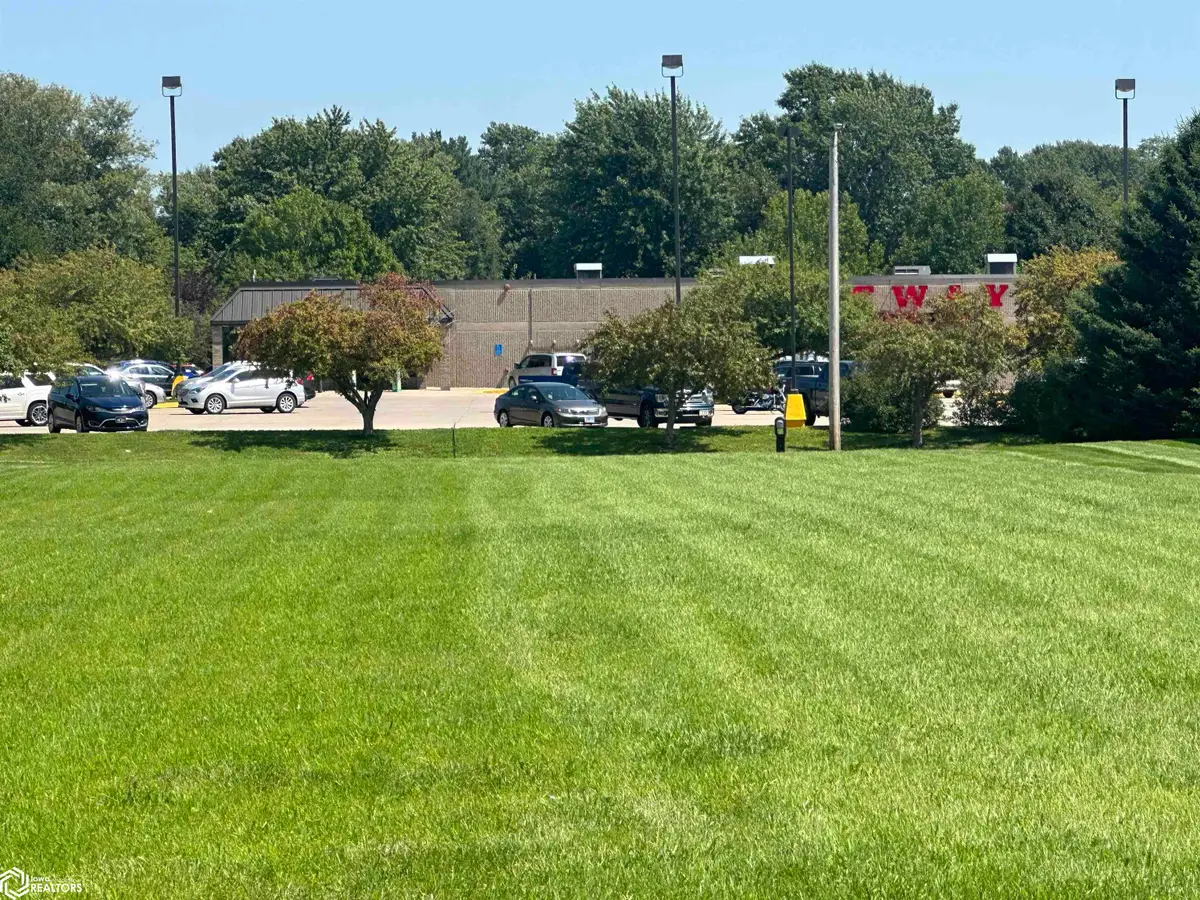 913 Lawrence Drive, Burlington, IA 52601 - Image #1