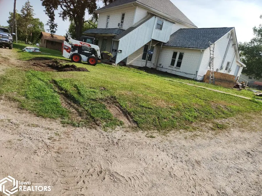 201 SE Locust, Leon, IA 50144 - #3