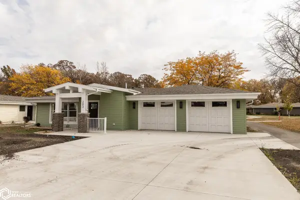 203 Glen Oaks Drive, Clear Lake, IA 50428