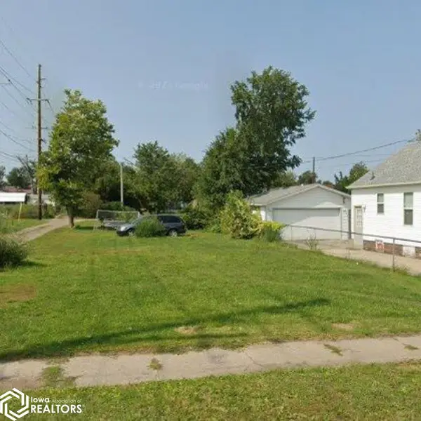 108 N 7th Avenue, Marshalltown, IA 50158