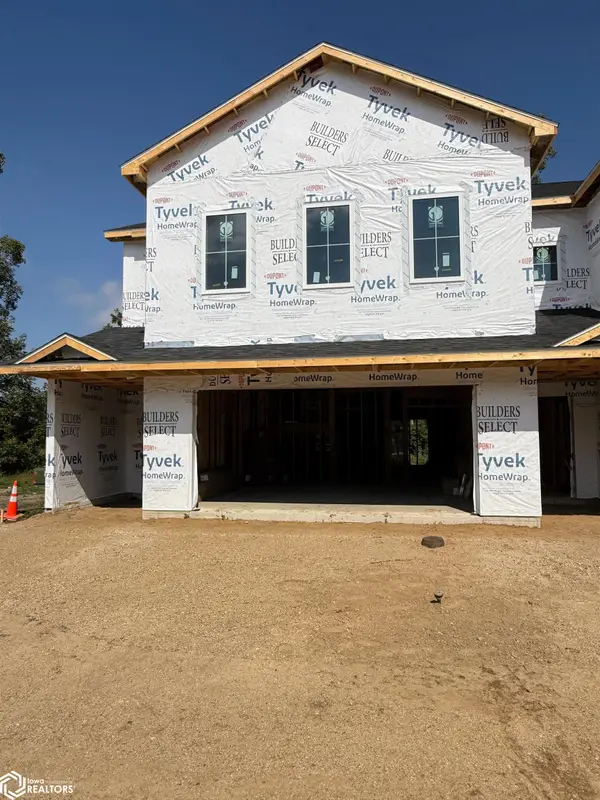 210 Stonebrook Ct., Clear Lake, IA 50428