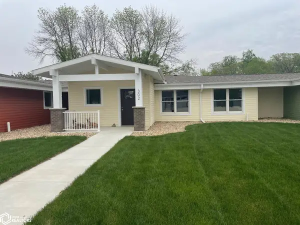 302 Oak Hill Court, Clear Lake, IA 50428