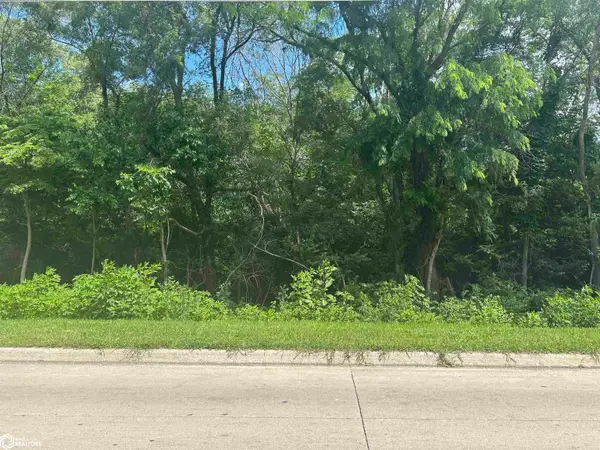 W Garfield Street, Clarinda, IA 51632