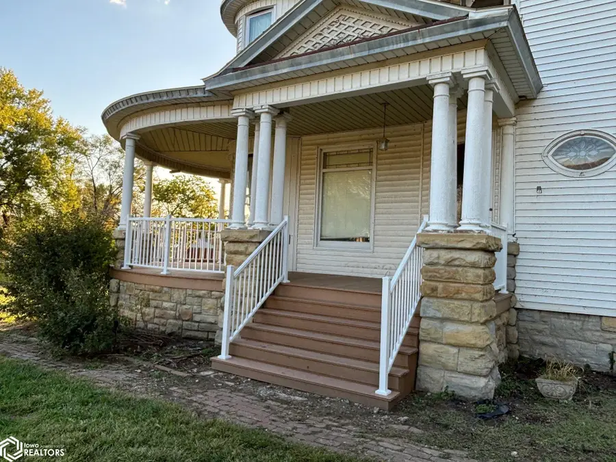 303 Washington Street, Bonaparte, IA 52620 - Image #3