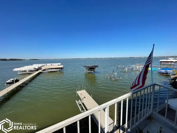 2515 S Lakeview Court #204, Clear Lake, IA 50428