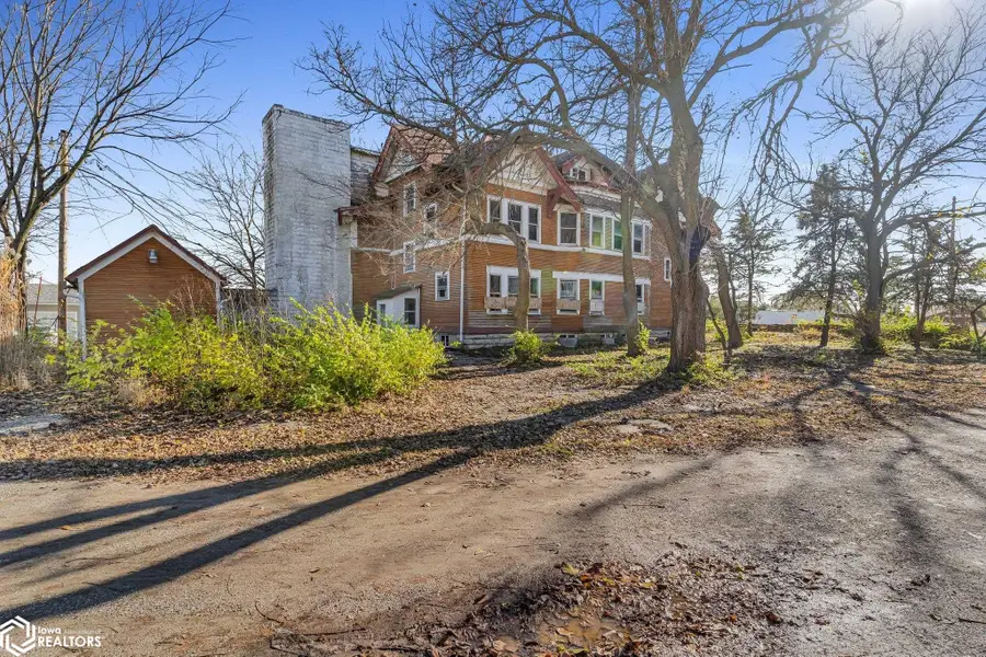 2209 W Burlington Avenue, Fairfield, IA 52556 - Image #2