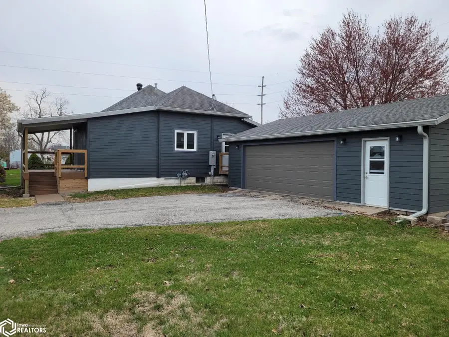 308 E Jackson Street, Sigourney, IA 52591 - Image #3
