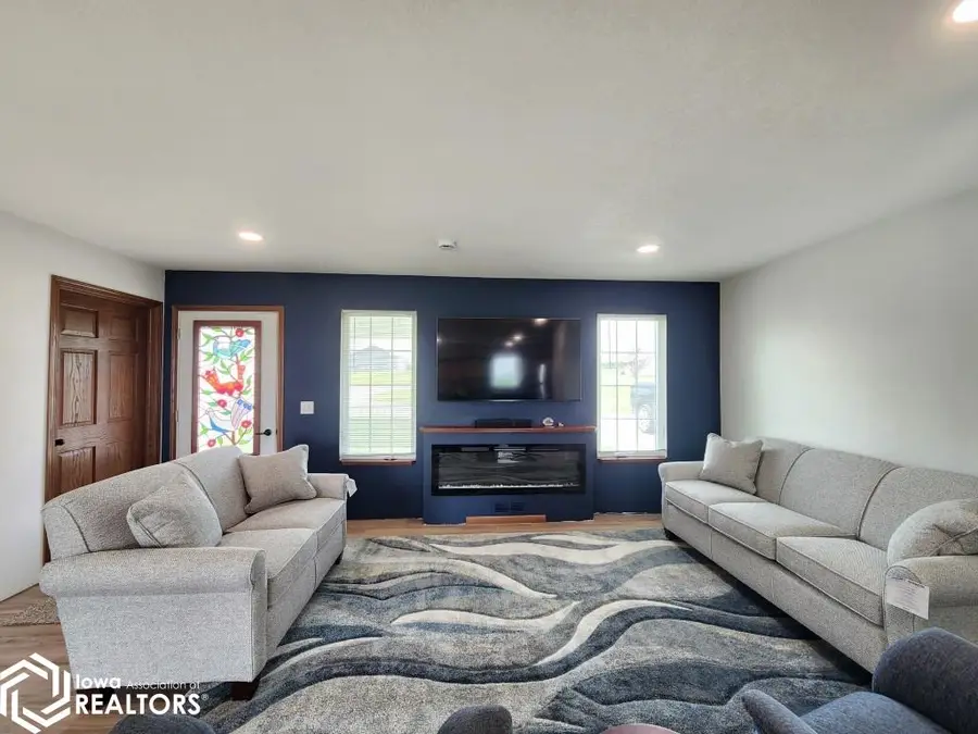 2506 S 32nd Street, Clear Lake, IA 50428 - Image #2